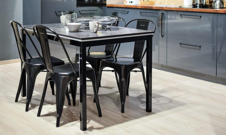 Zestawy stołów oraz krzeseł – niezbędnik każdej jadalni