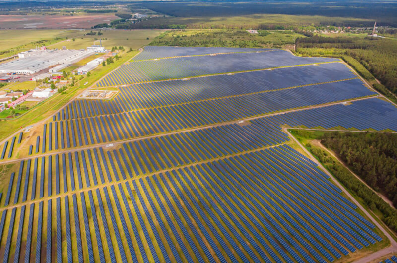 Fotowoltaika na polu i dzierżawa gruntu pod farmę fotowoltaiczną