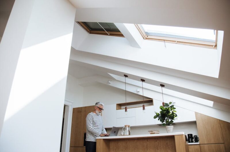 Montaż okien dachowych – jaki model wybrać?