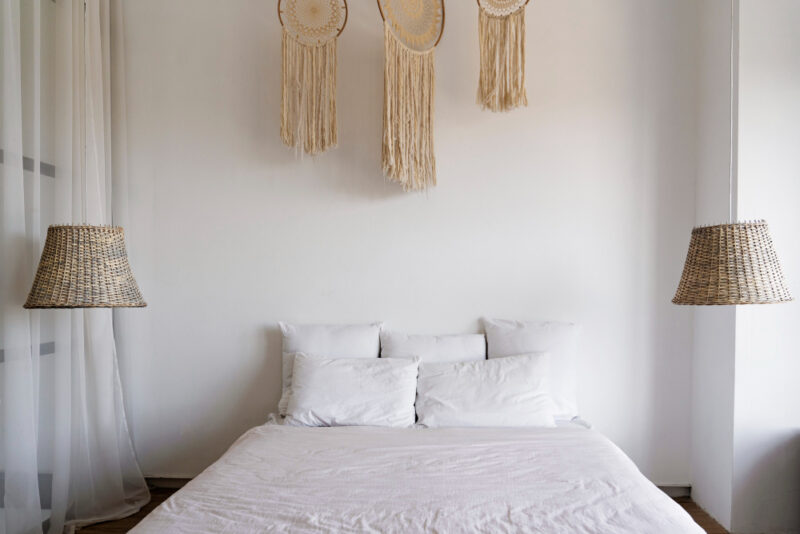 mala minimalistyczna sypialnia