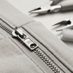 Jak naprawić rozchodzący się zamek błyskawiczny? Praktyczny poradnik