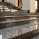 Jaki granit na schody użyć? Praktyczny poradnik